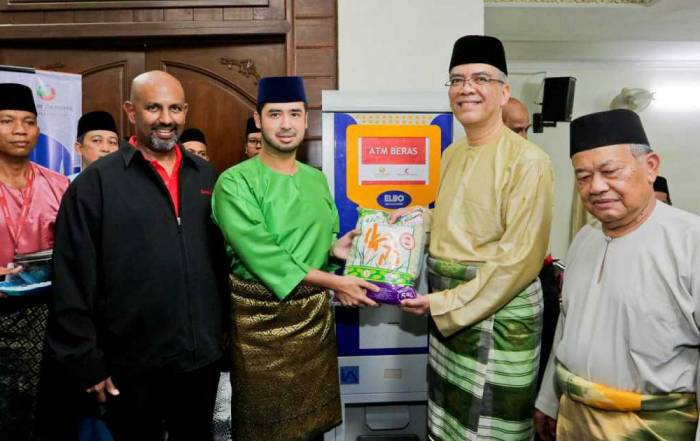 Sunway Group becomes first Malaysian corporation to install 'ATM Beras' to aid the needy